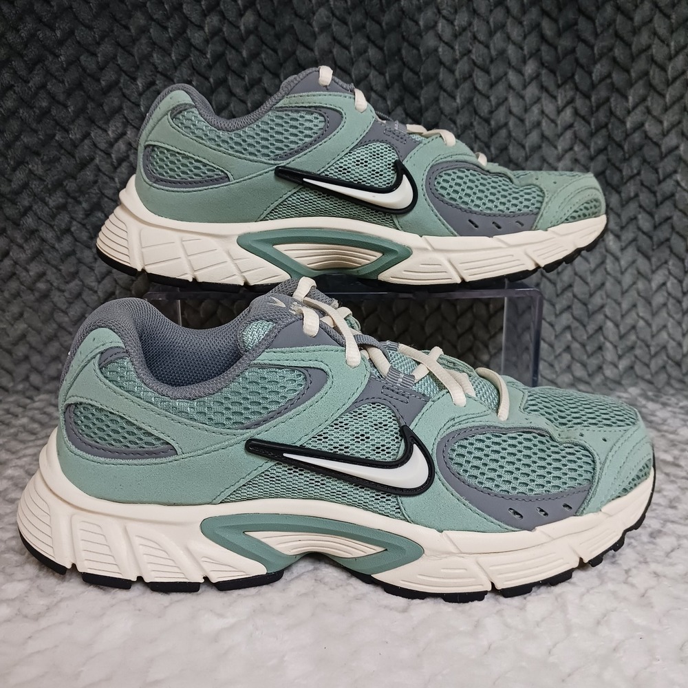 Nike V5 RNR Women's Casual Walking Running Sneakers Shoes Green Ivory Grey Sz 8
